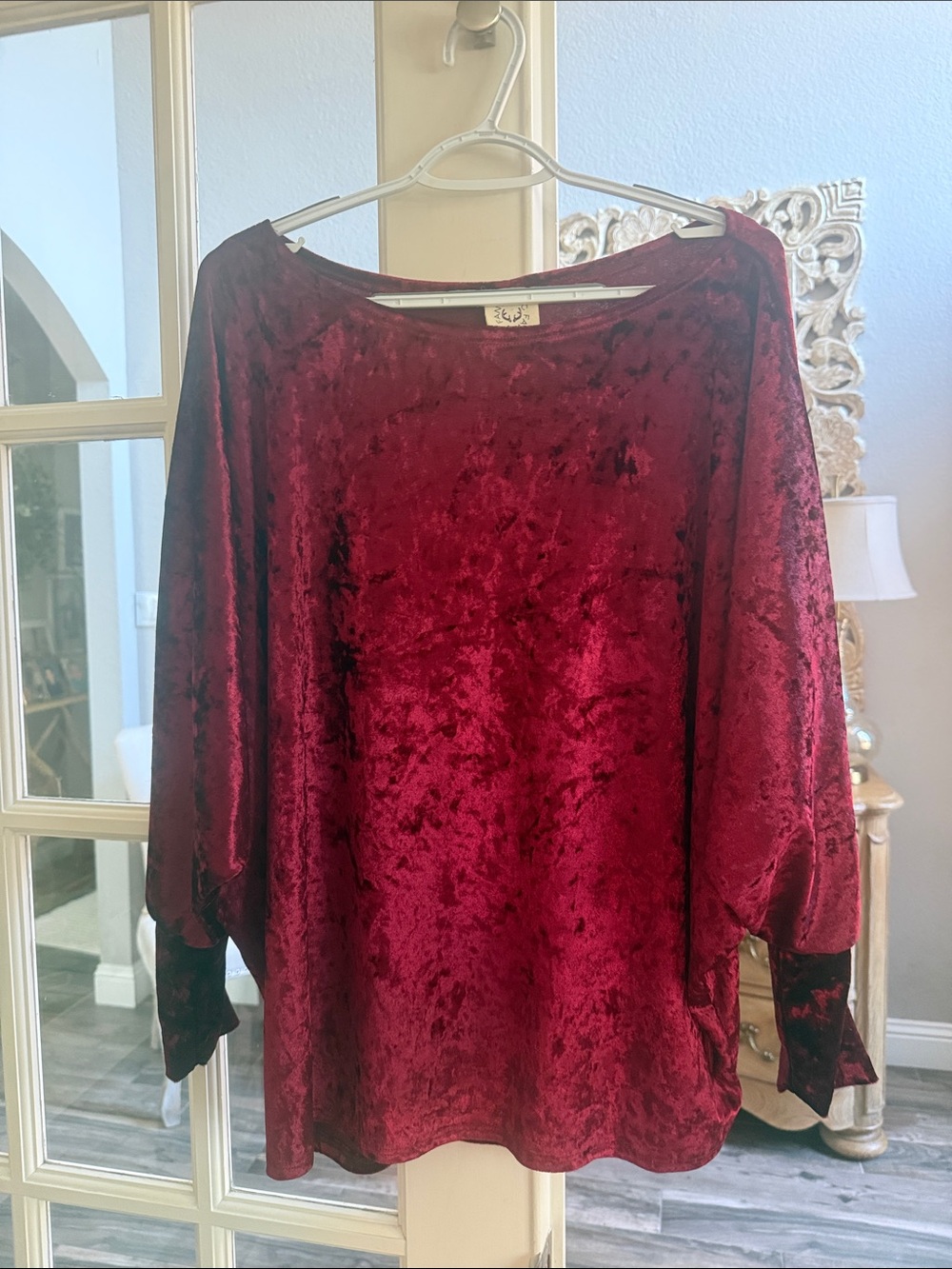Velvet Like Feel Long-Sleeve Scoop Neck Top - Wine Large